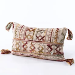 Almofada bordada FLORAL com tassels 30x50cm