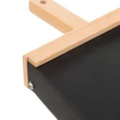 Apanhador e pá em madeira e metal