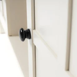 Banco com arrumação creme