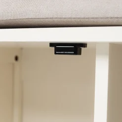 Banco com arrumação creme