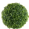 Bola decorativa em relva artificial