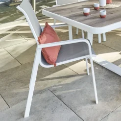 Cadeira com braços ESSIO noisette e branco