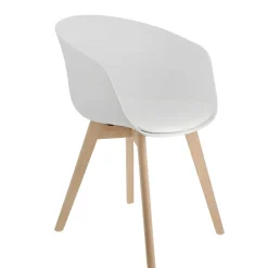 Cadeira EMMA branca com pernas em madeira