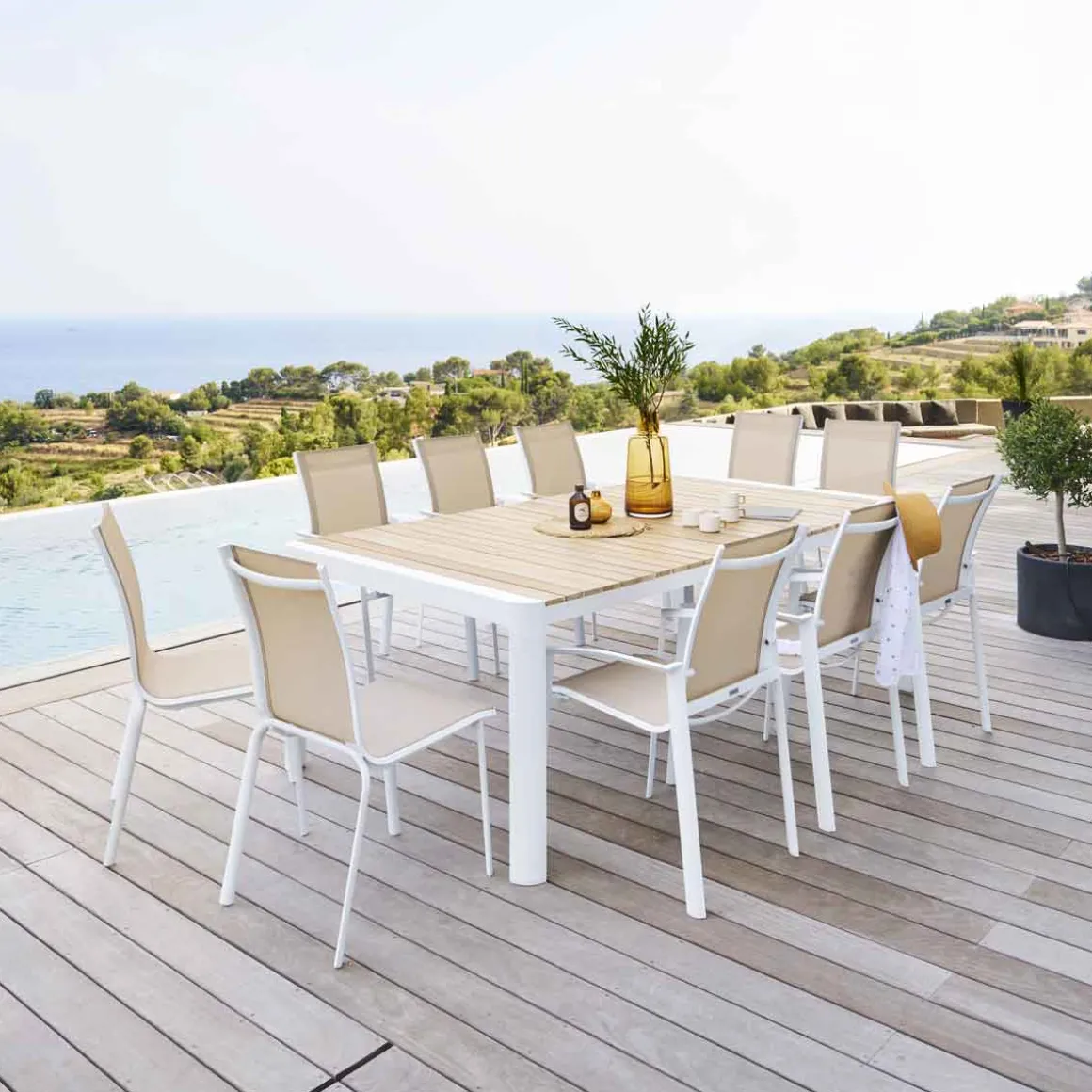 Cadeira empilhável AXANT bege de alumínio