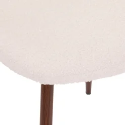 Cadeira ROKA em pelo branco com pernas castanhas