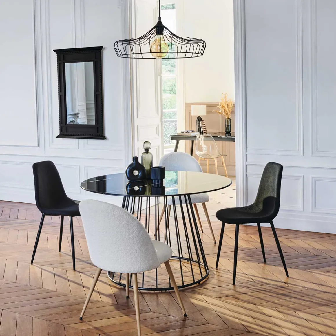 Cadeira SLANO branco em pelo bouclé