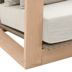 Cadeirão LOEVO em madeira eucalipto