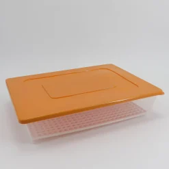 Caixa retangular amarela com rede