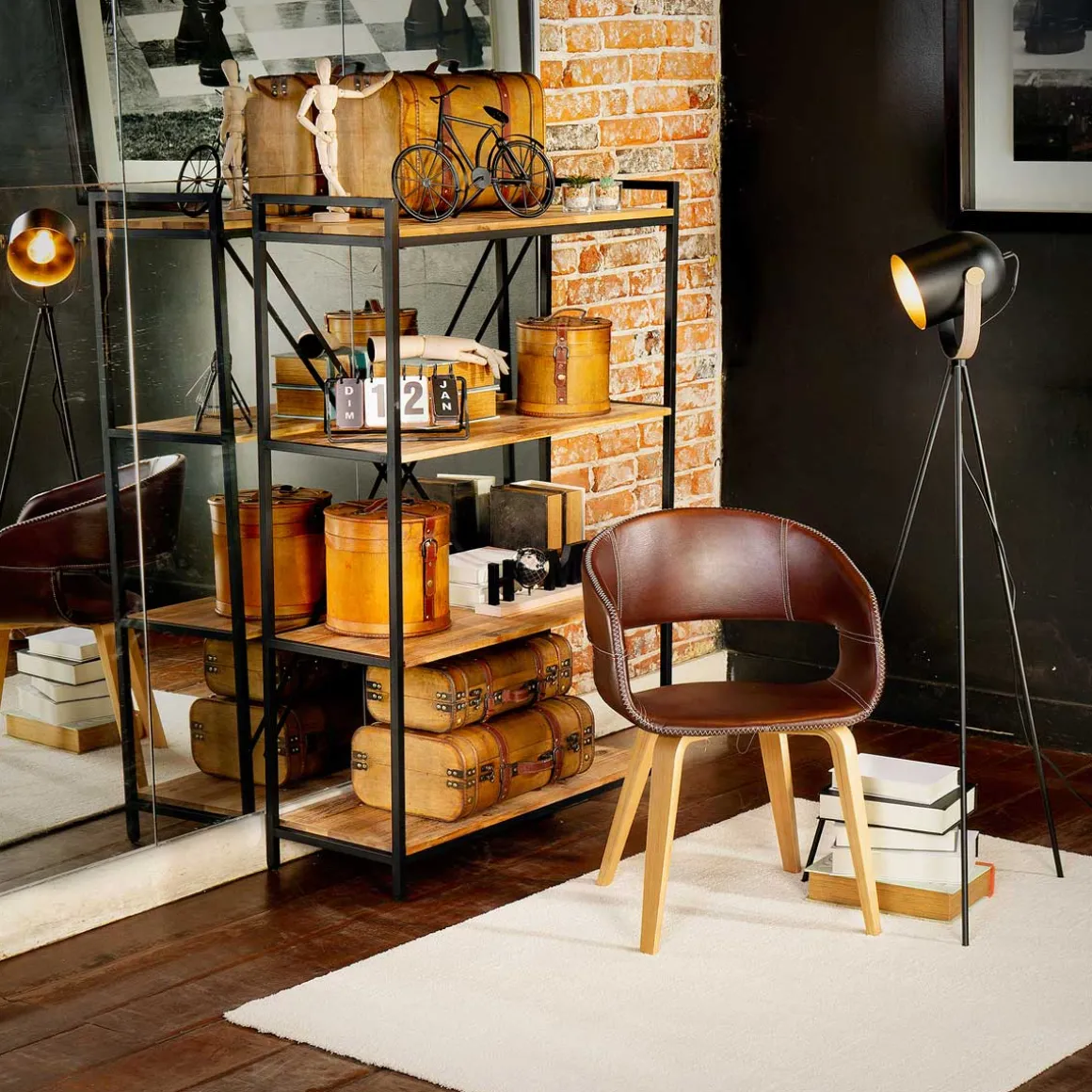 Calendário VINTAGE preto e branco em metal