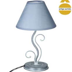 Candeeiro de mesa com decoração folhas