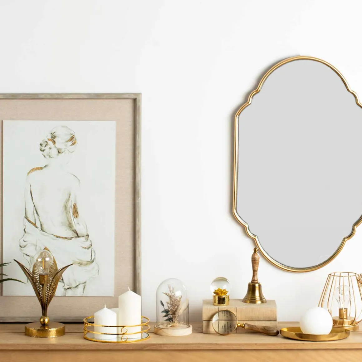 Candeeiro de mesa MADI dourado em metal