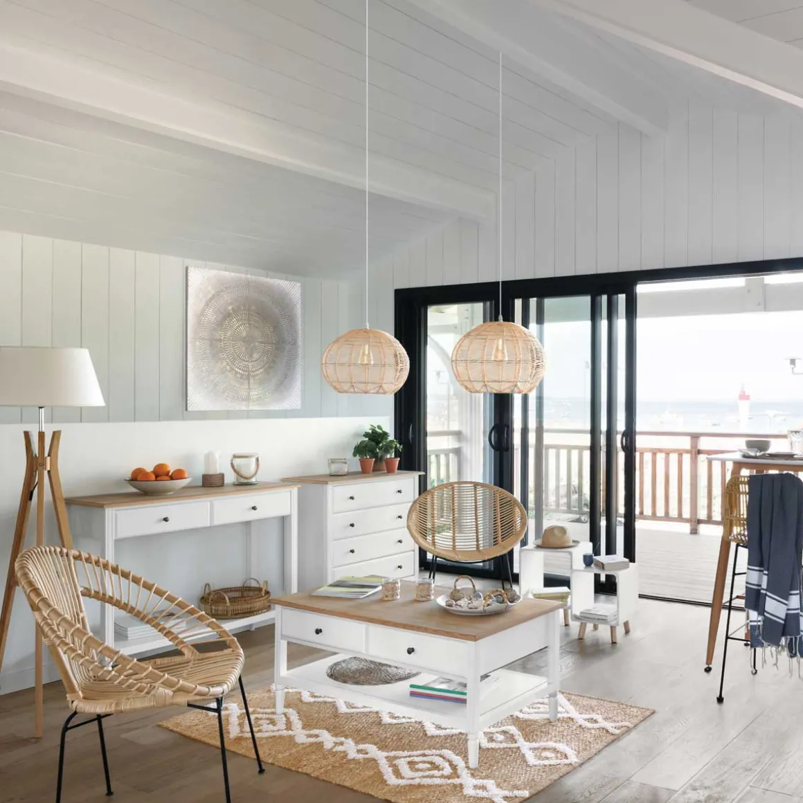 Candeeiro de pé KALO em bambu com abajur bege