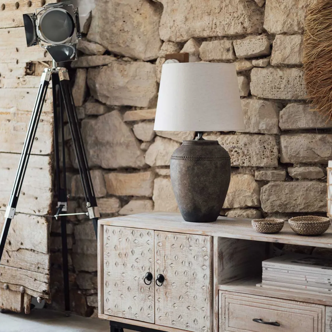 Candeeiro de pé tripé RIO preto e prateado em metal