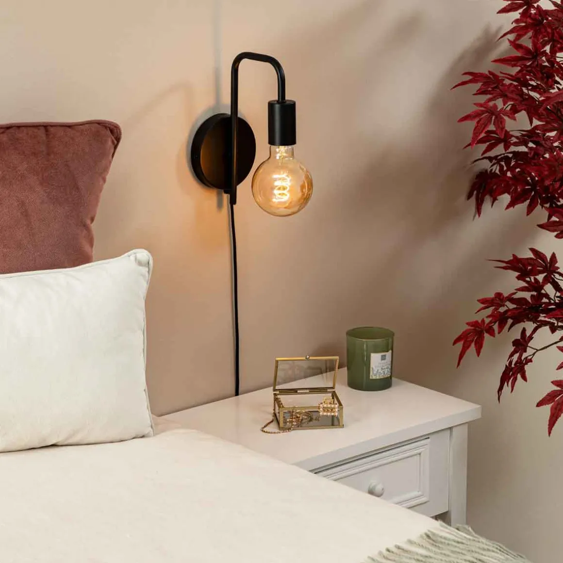 Candeeiro de parede KELY preto em metal