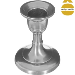 Castiçal prateado em metal