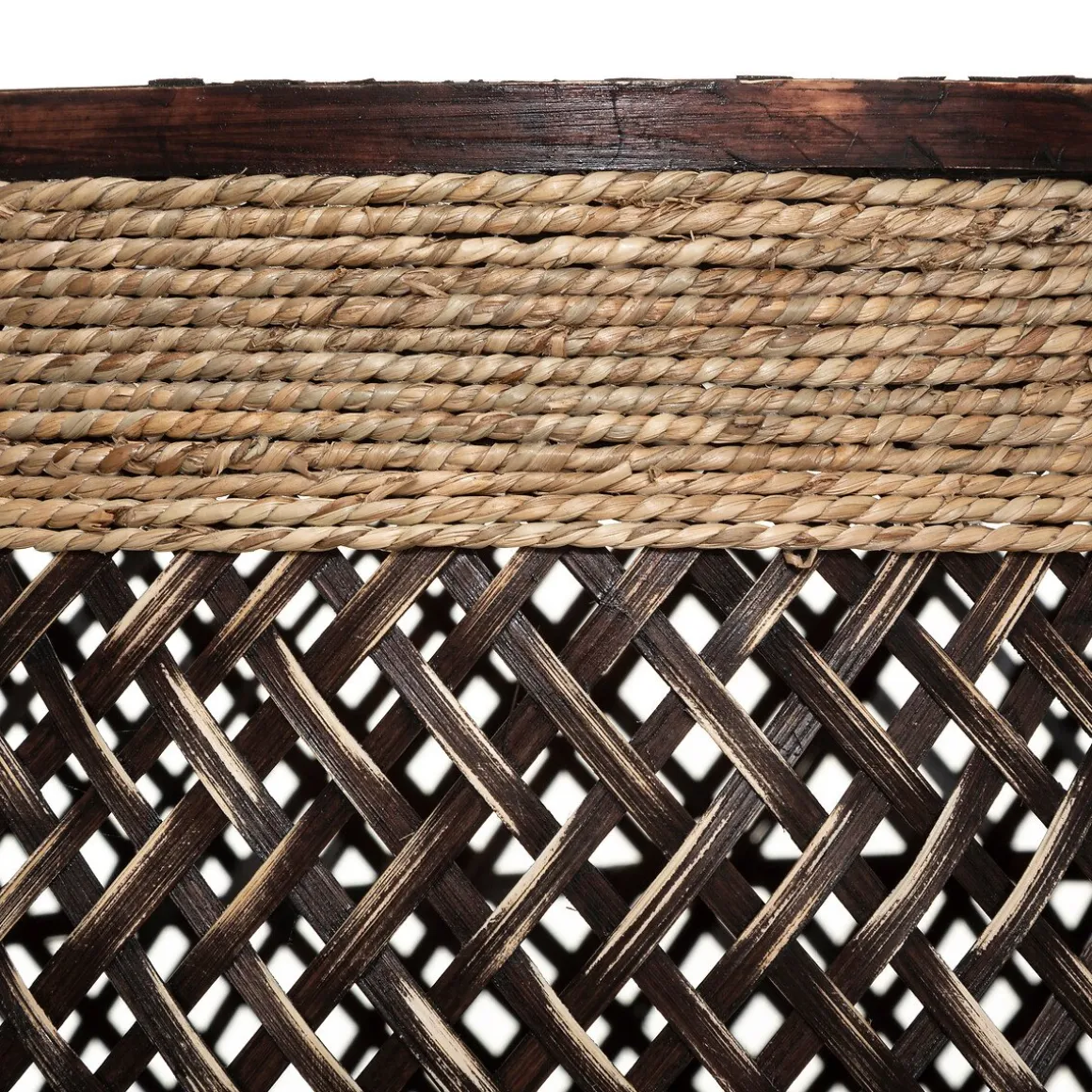 Cesto castanho de corda 24x30cm
