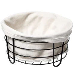 Cesto de pão em metal preto com tecido branco