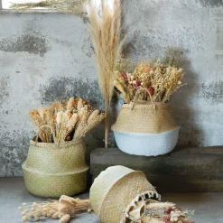 Cesto seagrass natural com pompons e pegas
