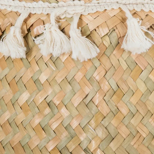 Cesto seagrass natural com pompons e pegas