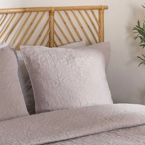 Colcha com 2 capas de almofada taupe 240x260cm
