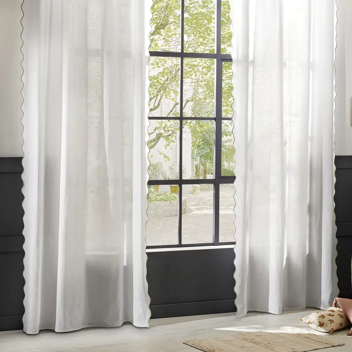 Cortina THE FLORAL branca com costura dourada 140x260cm