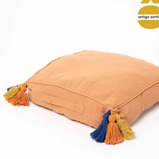 Coxim de chão com tassels 40x40cm