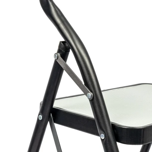 Escadote preto em metal com 2 degraus
