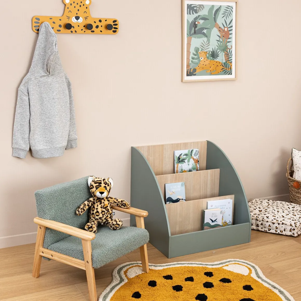 Estante leopardo verde