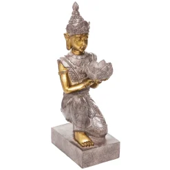 Estátua buda dourada lee
