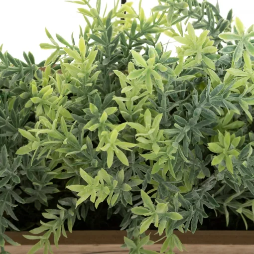 Floreira com plantas artificiais
