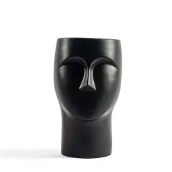 Jarra de cerâmica preta figura cara de homem