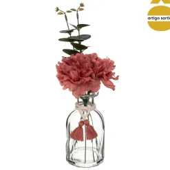 Jarra de vidro com flores artificiais