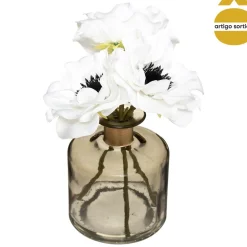 Jarra de vidro com flores de anémona