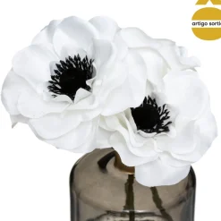 Jarra de vidro com flores de anémona