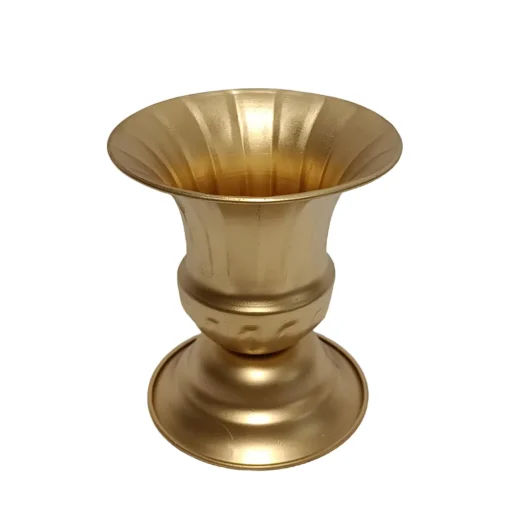 Jarra dourada em metal
