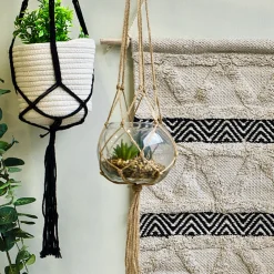 Jarra suspensa globo de vidro com corda em ráfia
