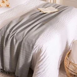 Manta com franjas cinza claro 160x220cm