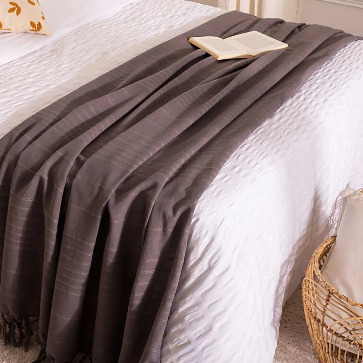 Manta com franjas cinza escuro 230x250cm