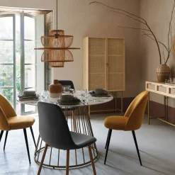 Mesa de jantar redonda com tampo efeito mármore