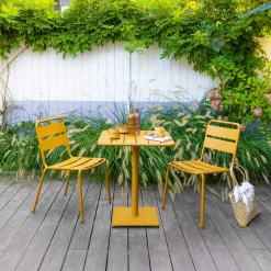 Mesa quadrada PUKHET amarela em metal