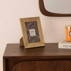 Moldura MEGG dourada 10x15cm