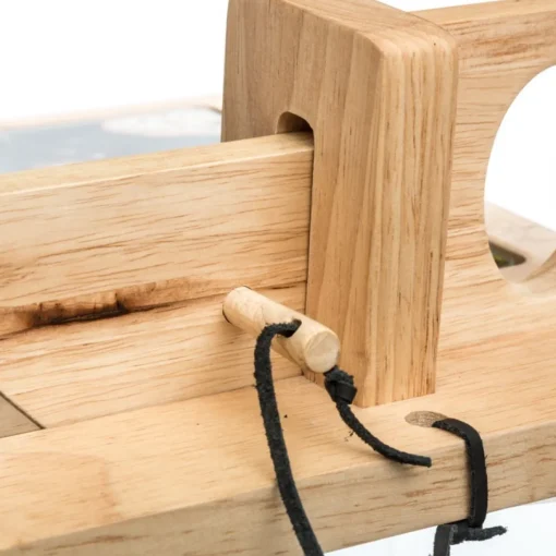 Máquina de corte para charcutaria com tábua de madeira