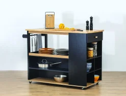 Móvel de apoio em madeira com rodas