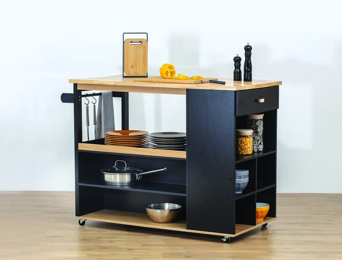 Móvel de apoio em madeira com rodas