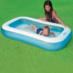 Piscina retangular insuflável