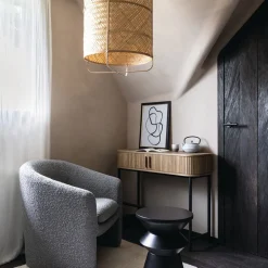Poltrona kunjo de pelo cinza