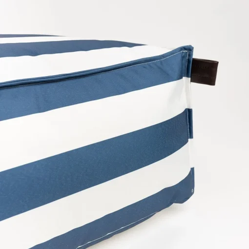 Pufe cubo impermeável riscas branco e azul