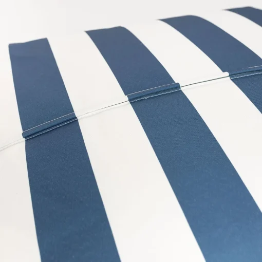 Pufe cubo impermeável riscas branco e azul