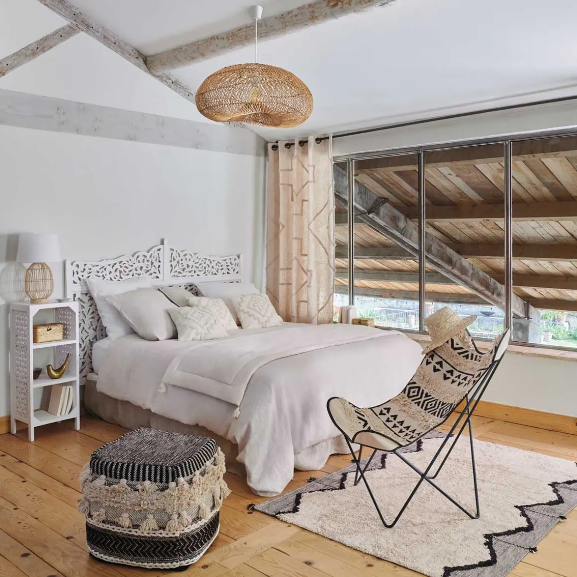 Puff Lurex Preto E Bege Com Tassels