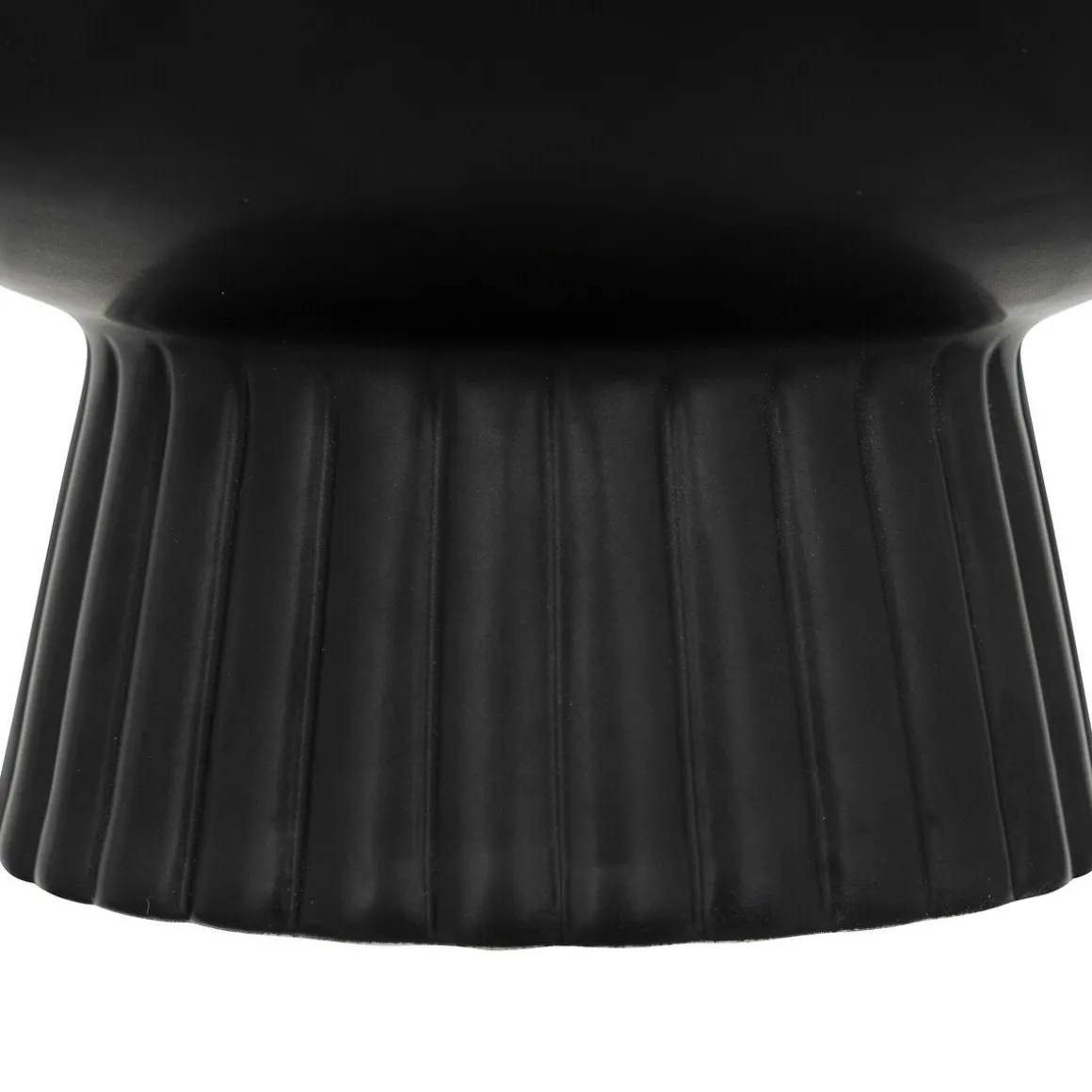 Taça OLM preta em cerâmica